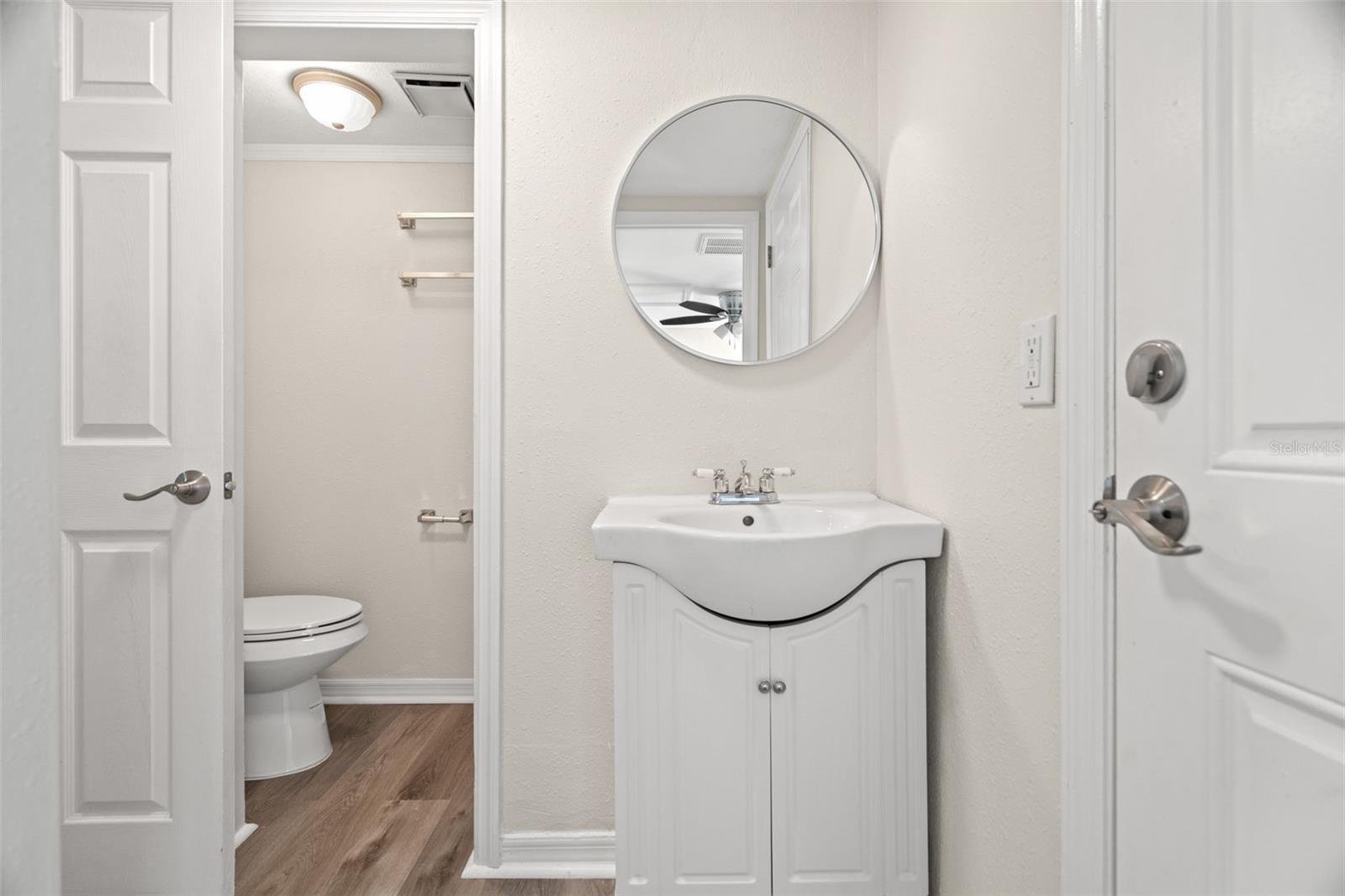 Primary Ensuite w/Shower