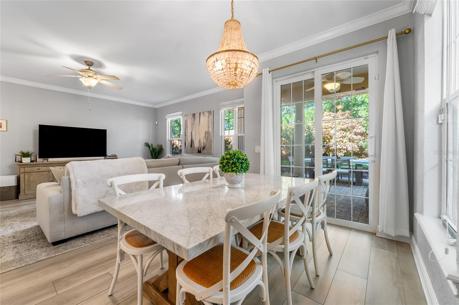 Dining area from the entryway.