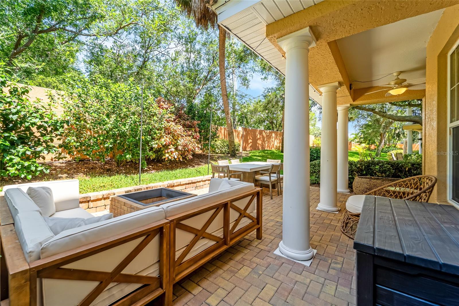 Beautiful outdoor setting.