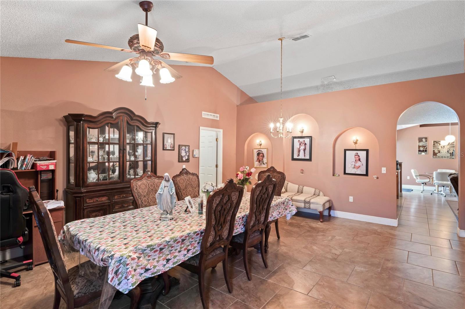 DINNING ROOM