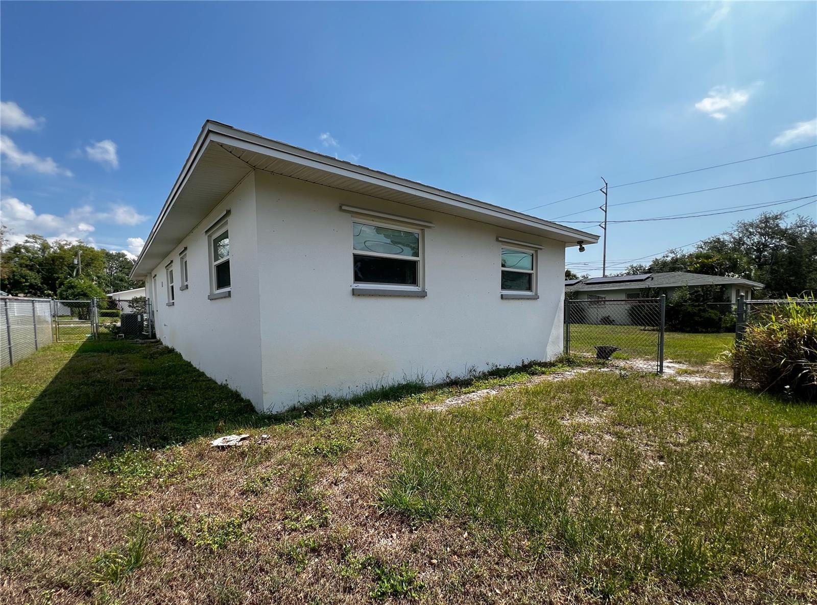 Side of the home with more yard space!