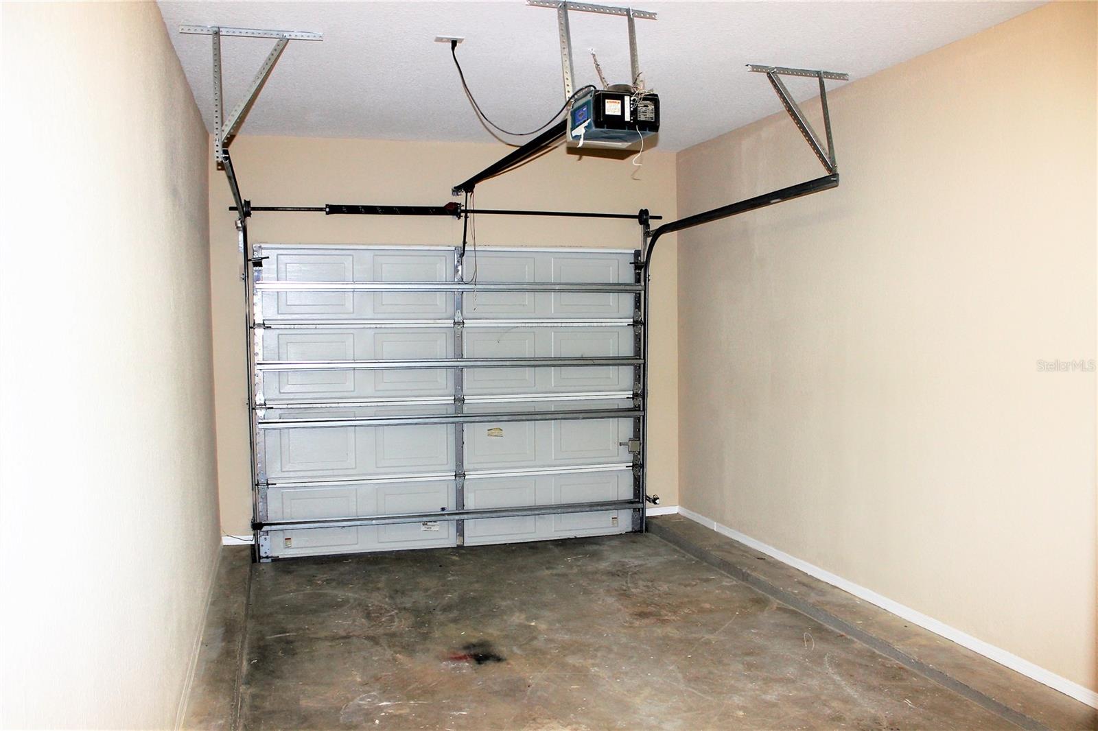garage 1 view