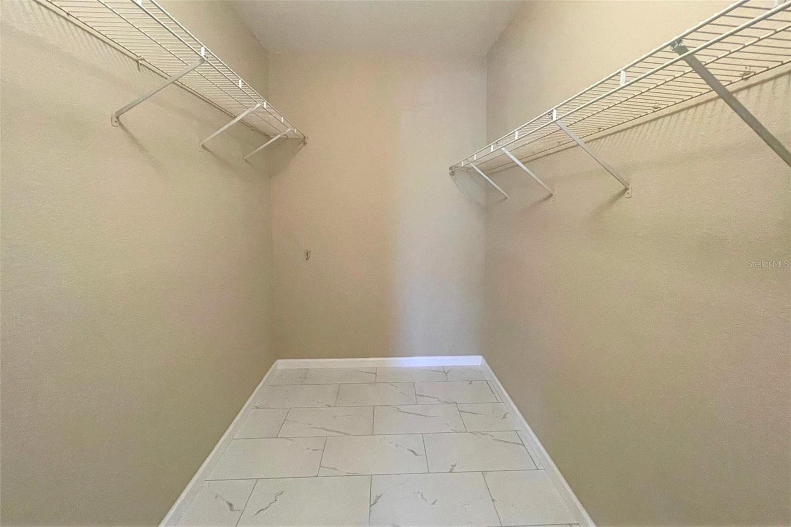 walkin closet
