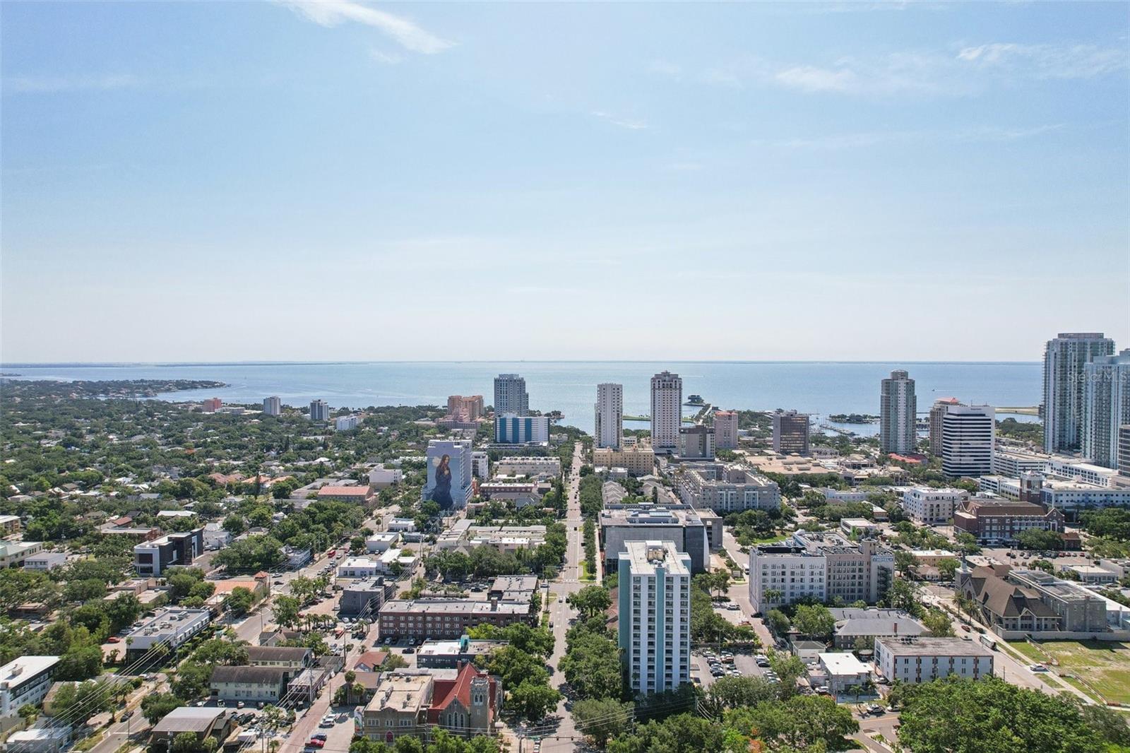 Convenient to Downtown and FL Gul Beaches