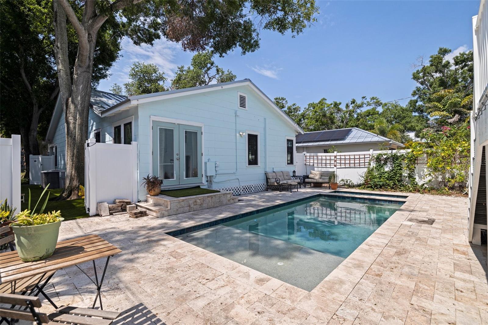 Travertine pavers