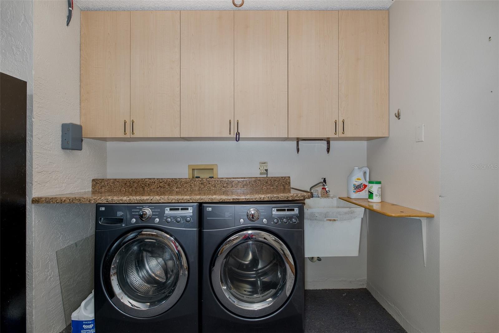 Laundry with Utility Sink