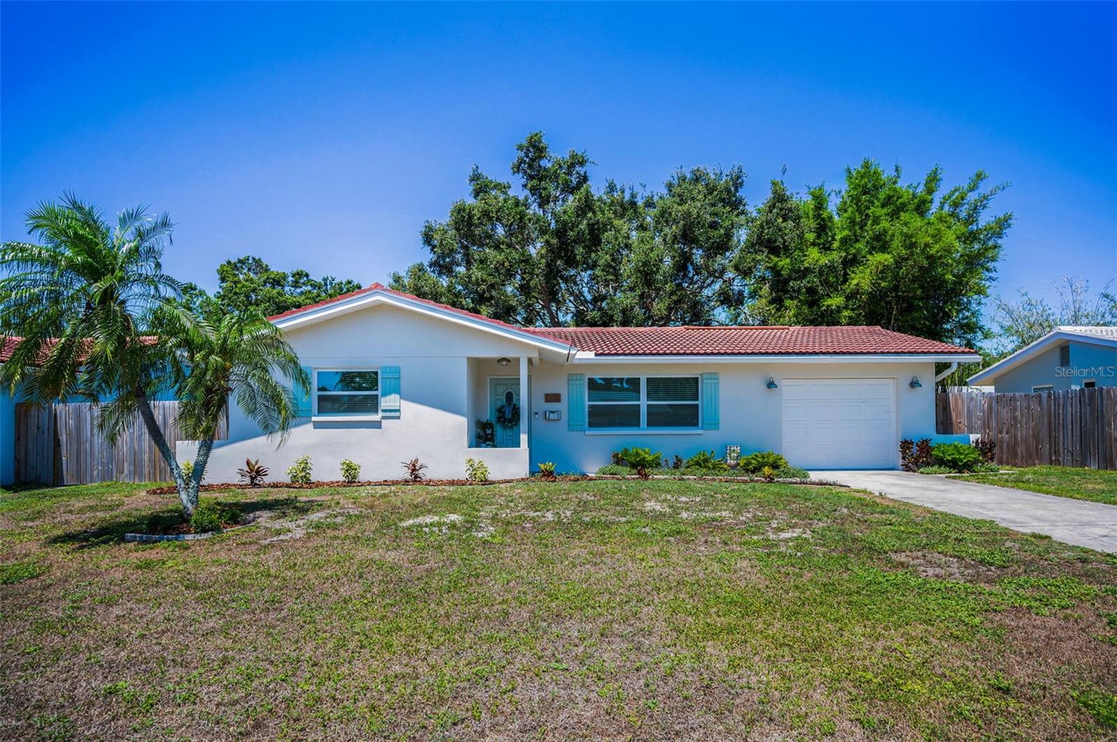 Totally Renovated 2 Bedroom Block home!