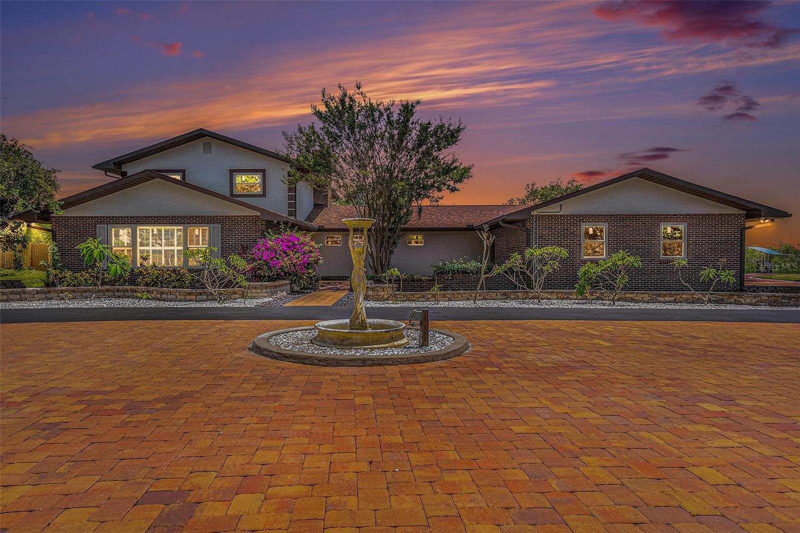 Front of home twilight photo