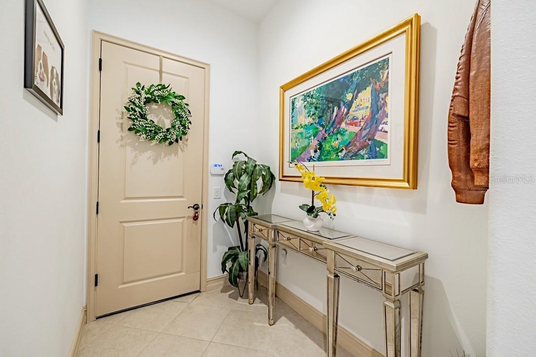 Garage foyer