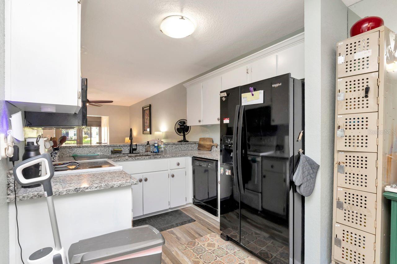 Freshly painted kitchen with new granite counter tops!