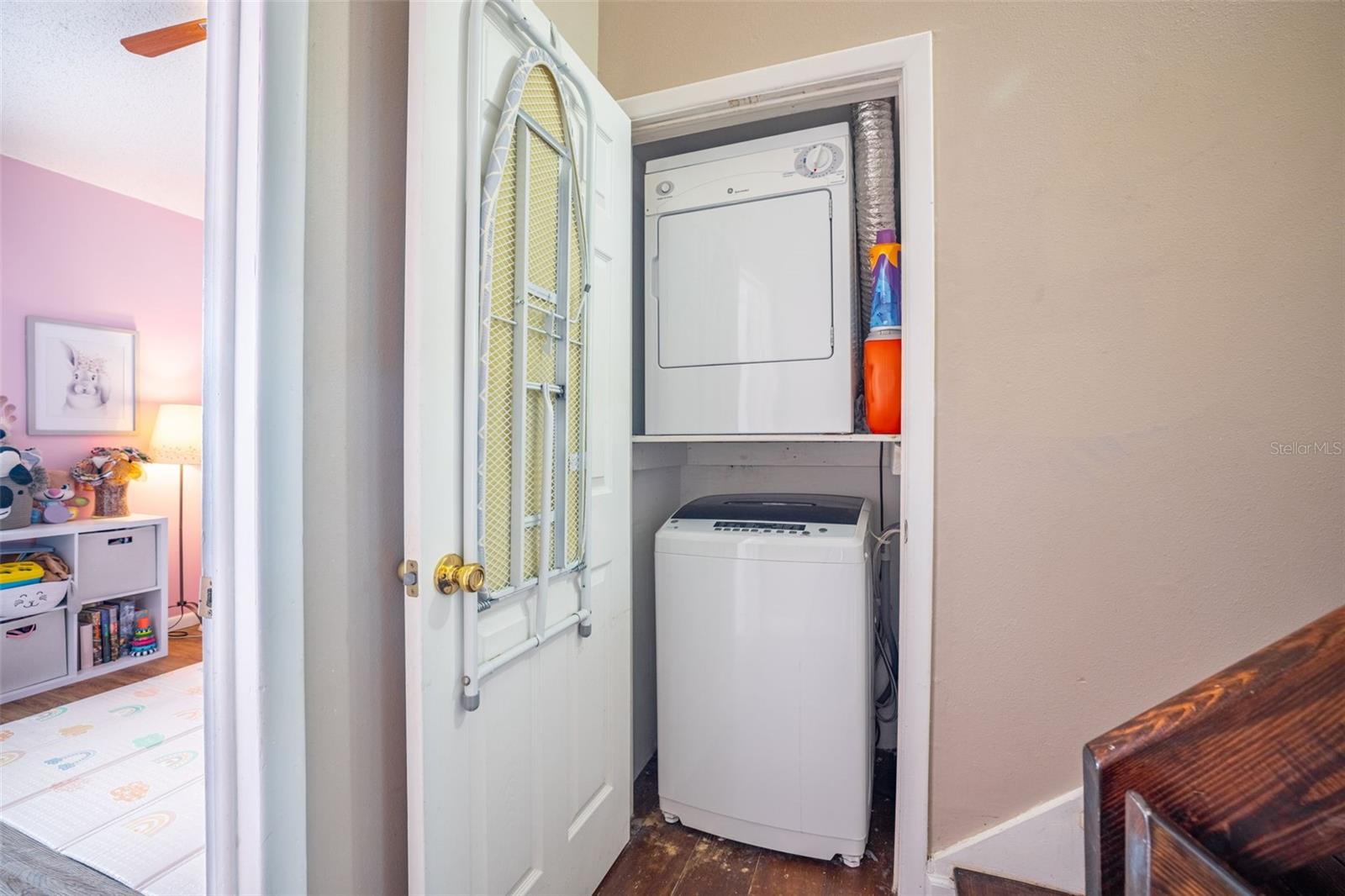 Laundry located between bedrooms