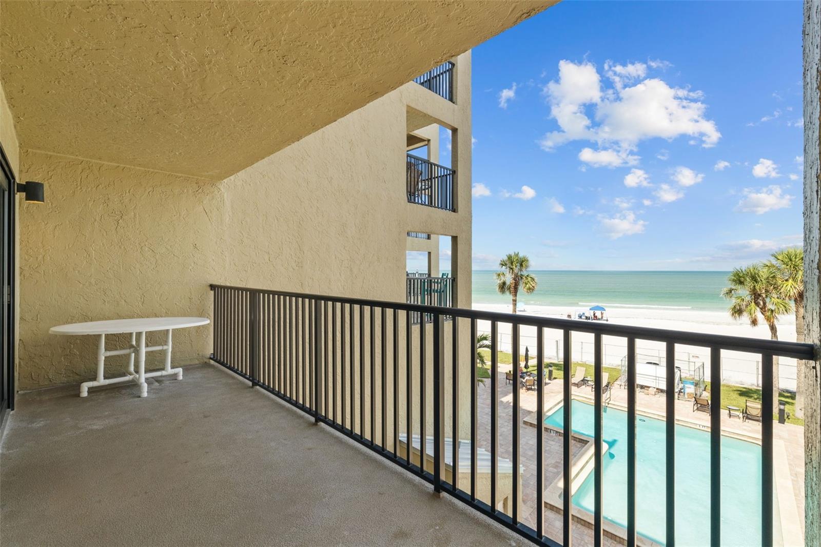 Huge Beach Front Porch!