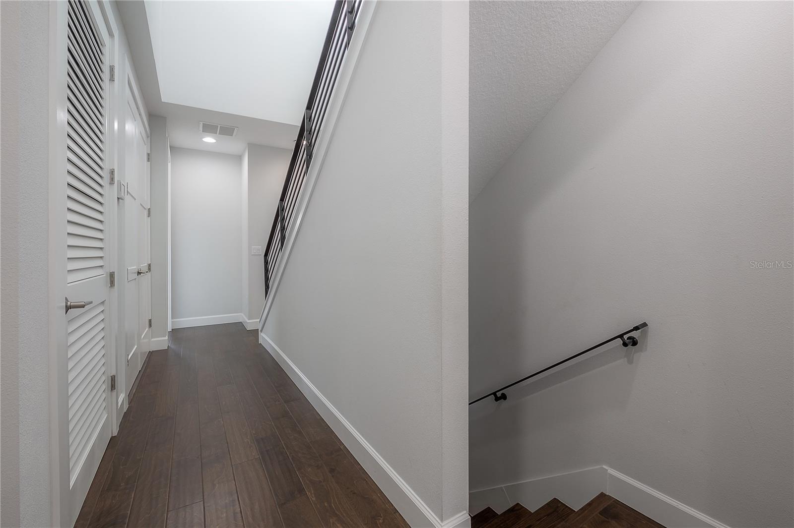 3rd level hallway