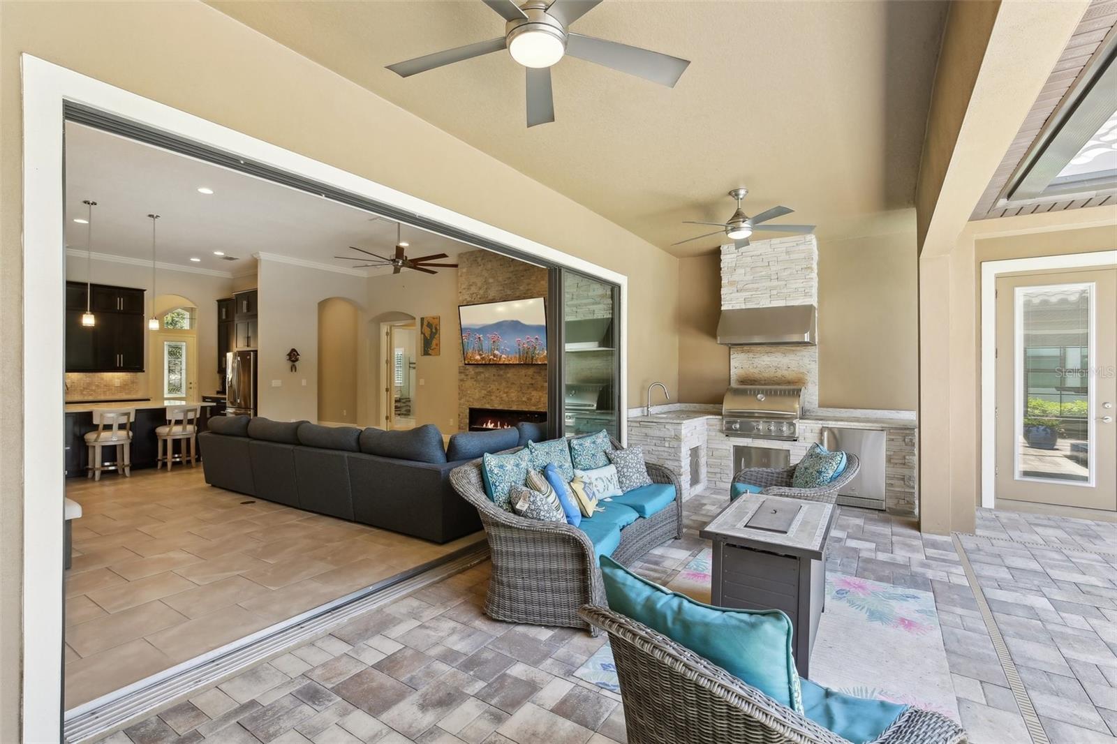 Pool/Lanai/outdoor Kitchen