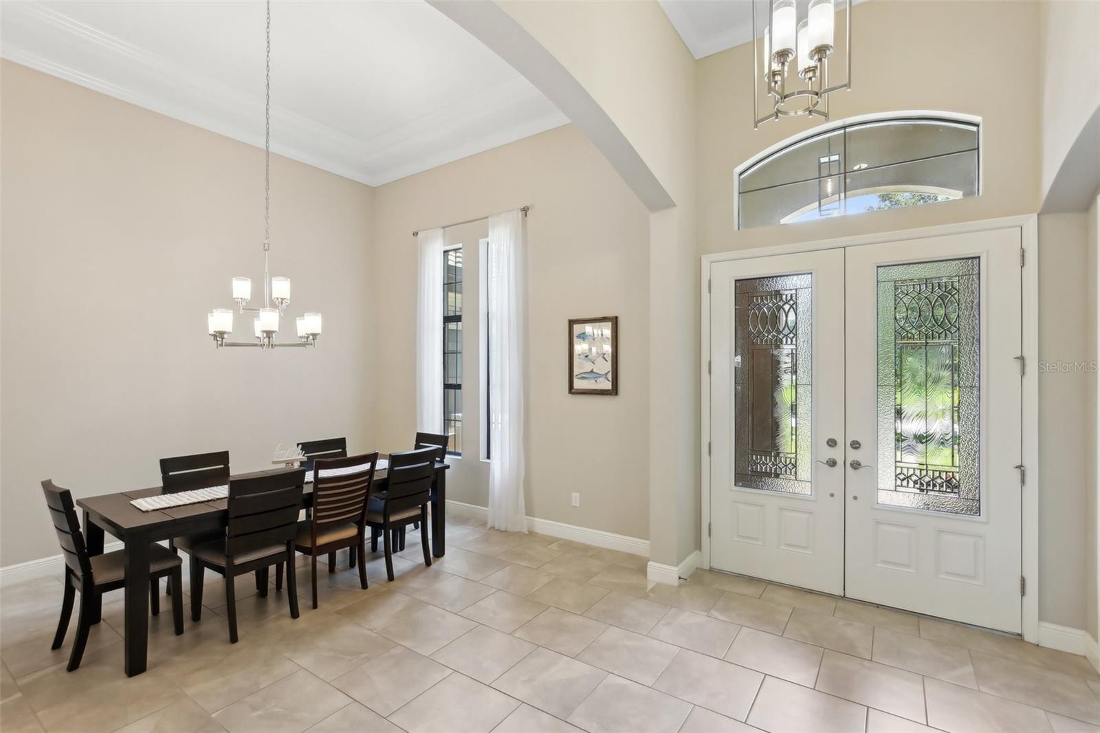 Foyer/Dinning