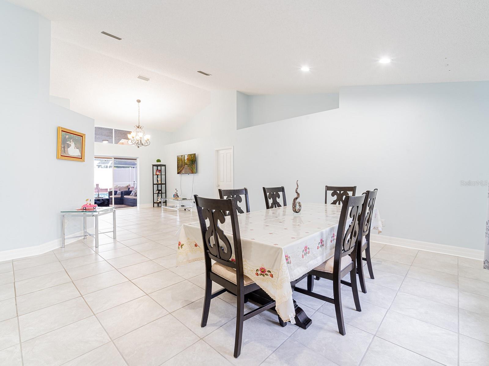 Dinning/Living Room