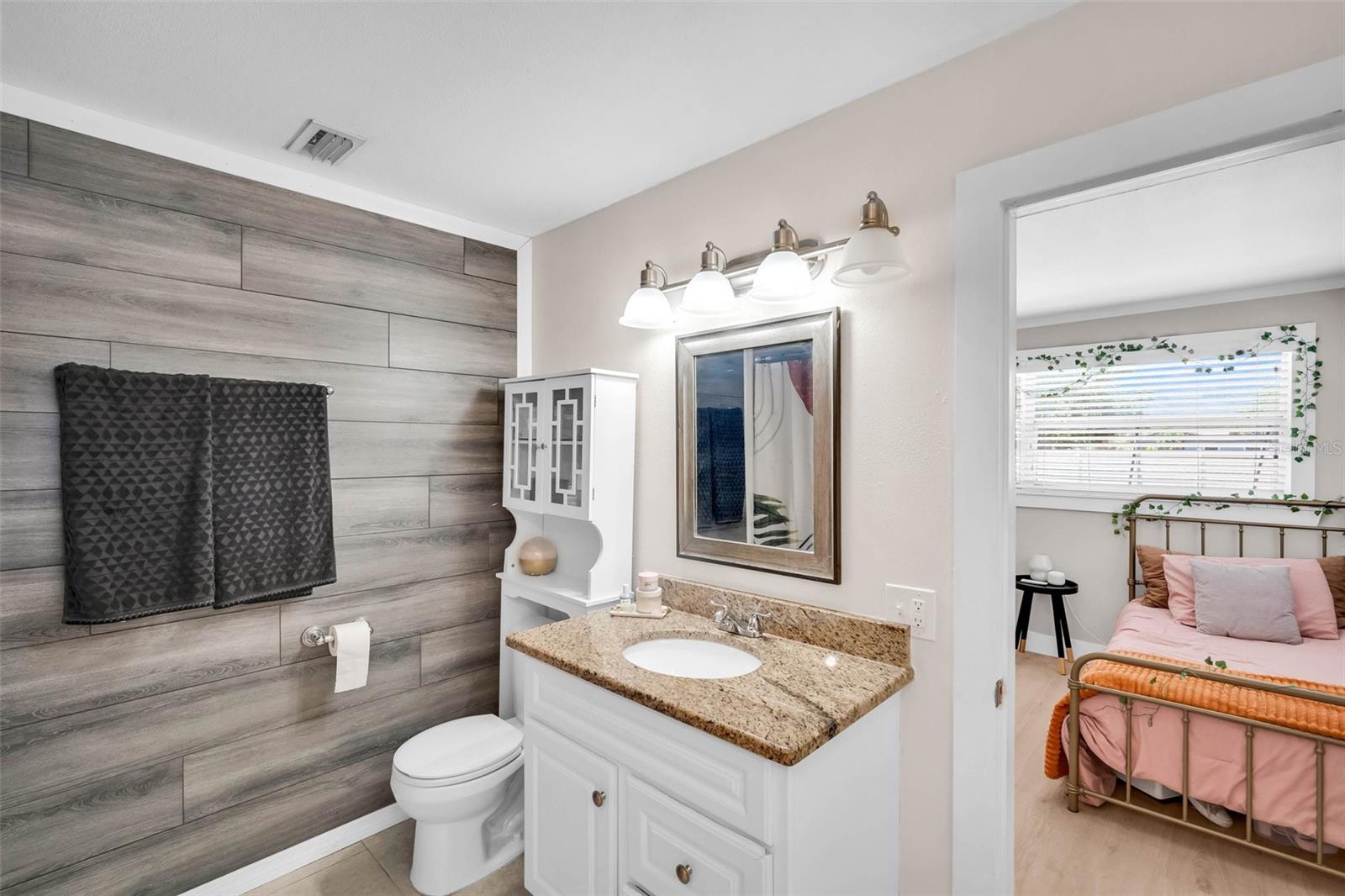 En-Suite Bathroom