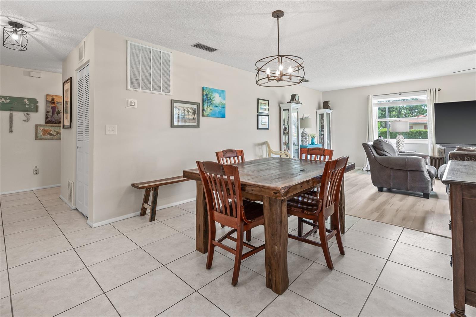 Living/dining open concept.