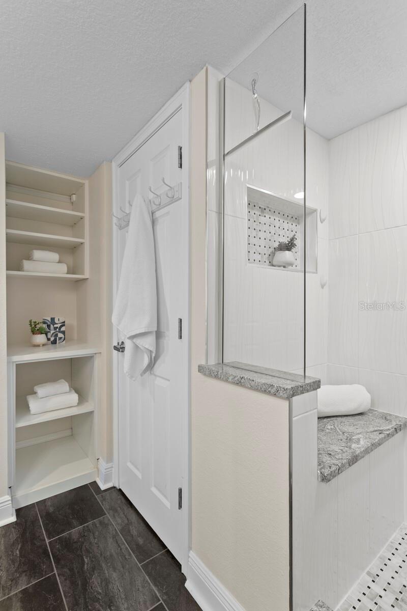 Remodeled en suite bathroom. https://player.vimeo.com/video/1087835561