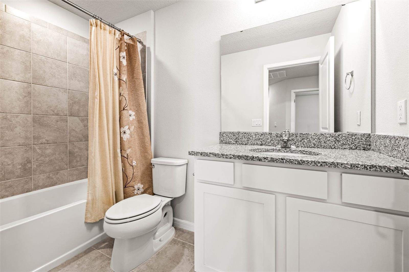 Bathroom 2 (2nd floor)