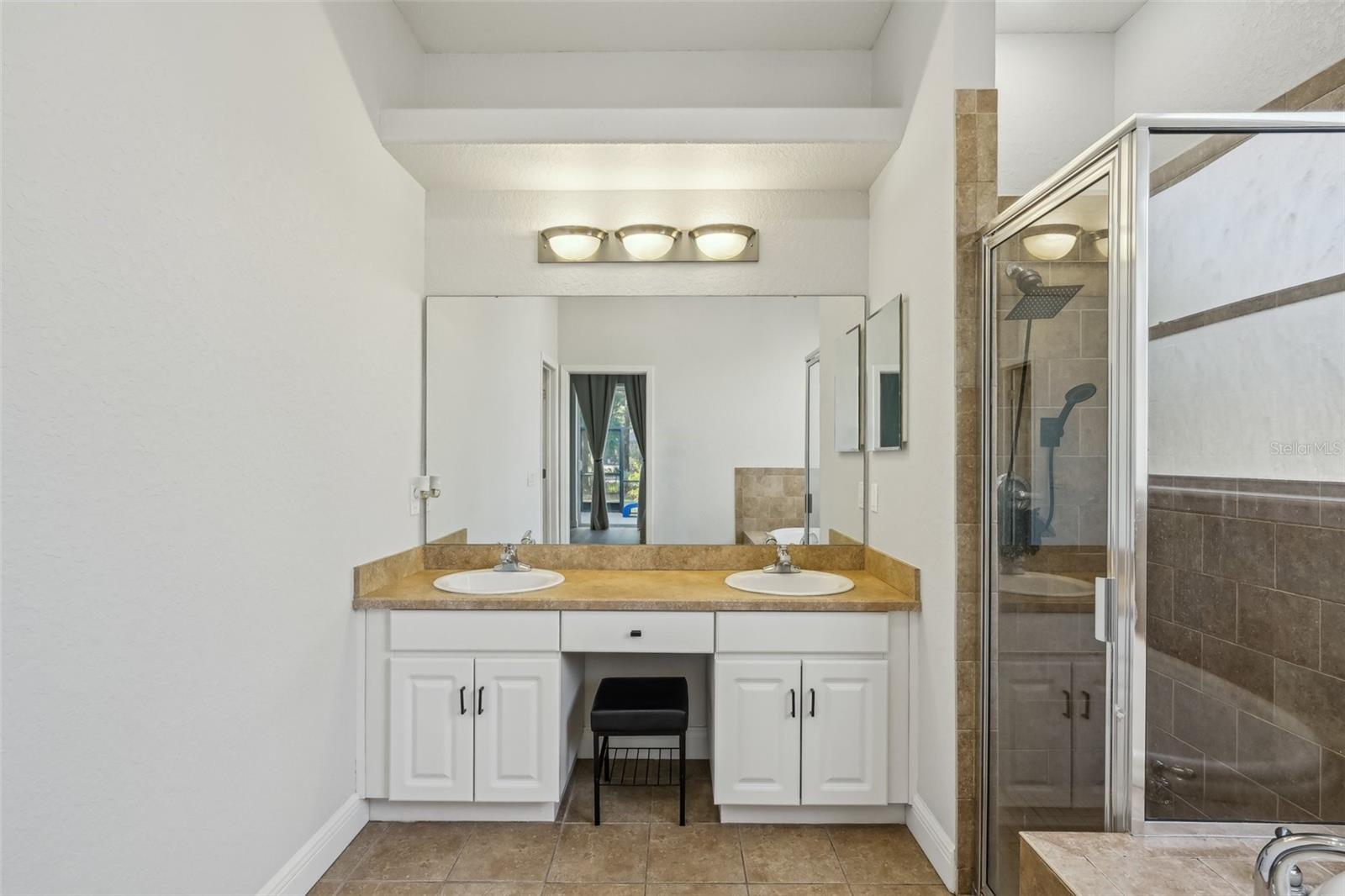 Primary en suite