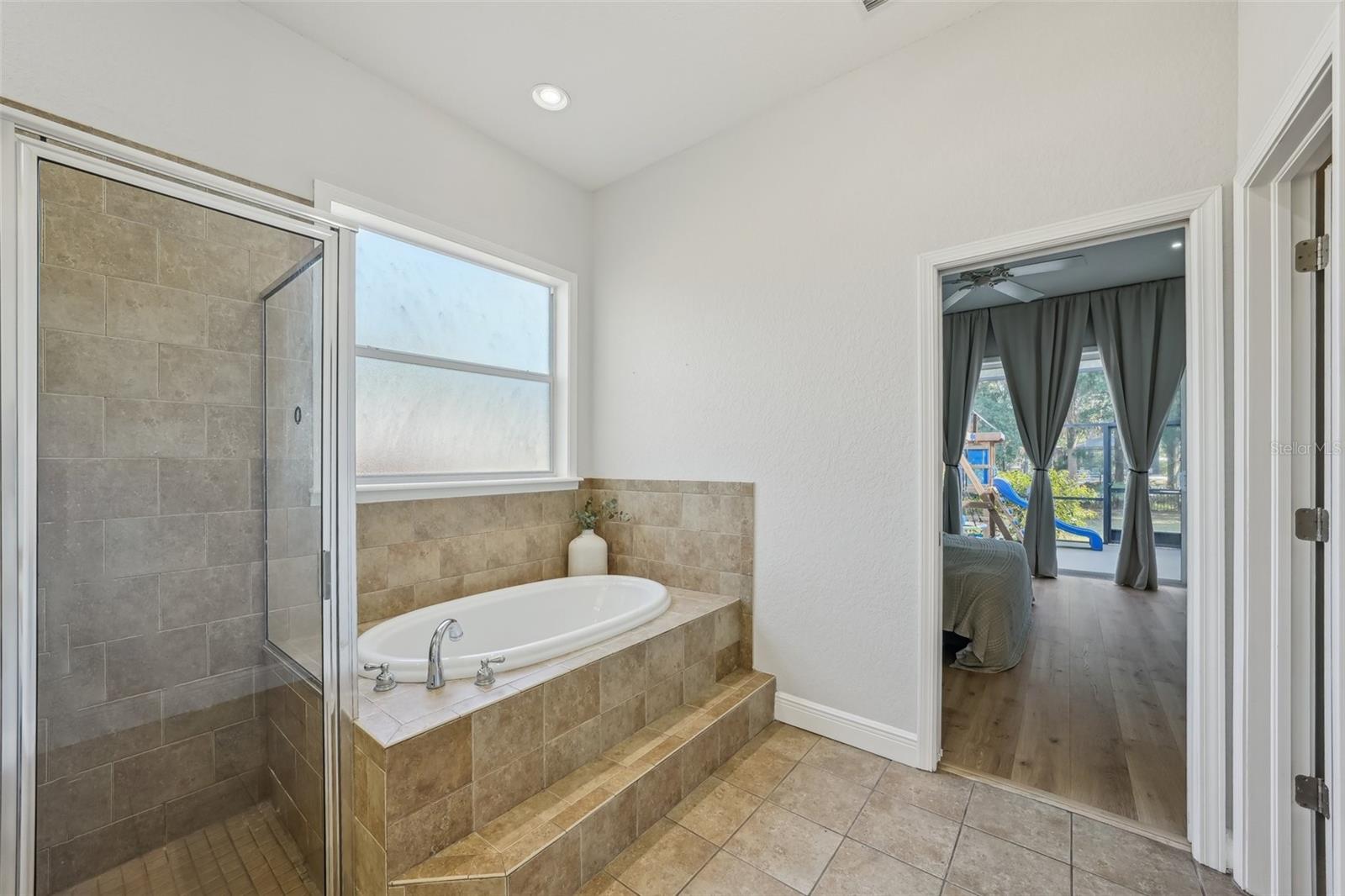 Primary en suite