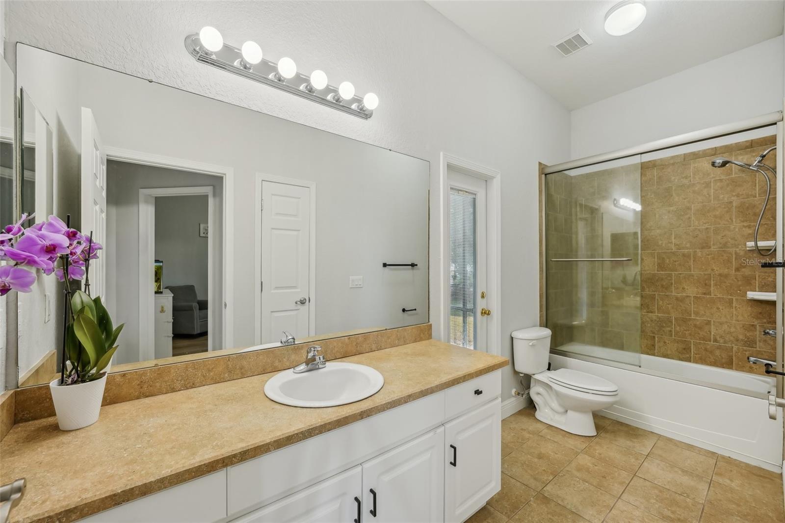 2nd bath on 1st floor