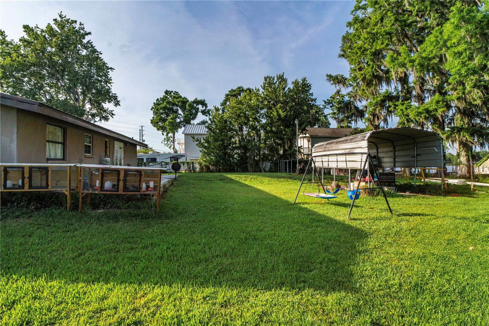 right side of the house and lot