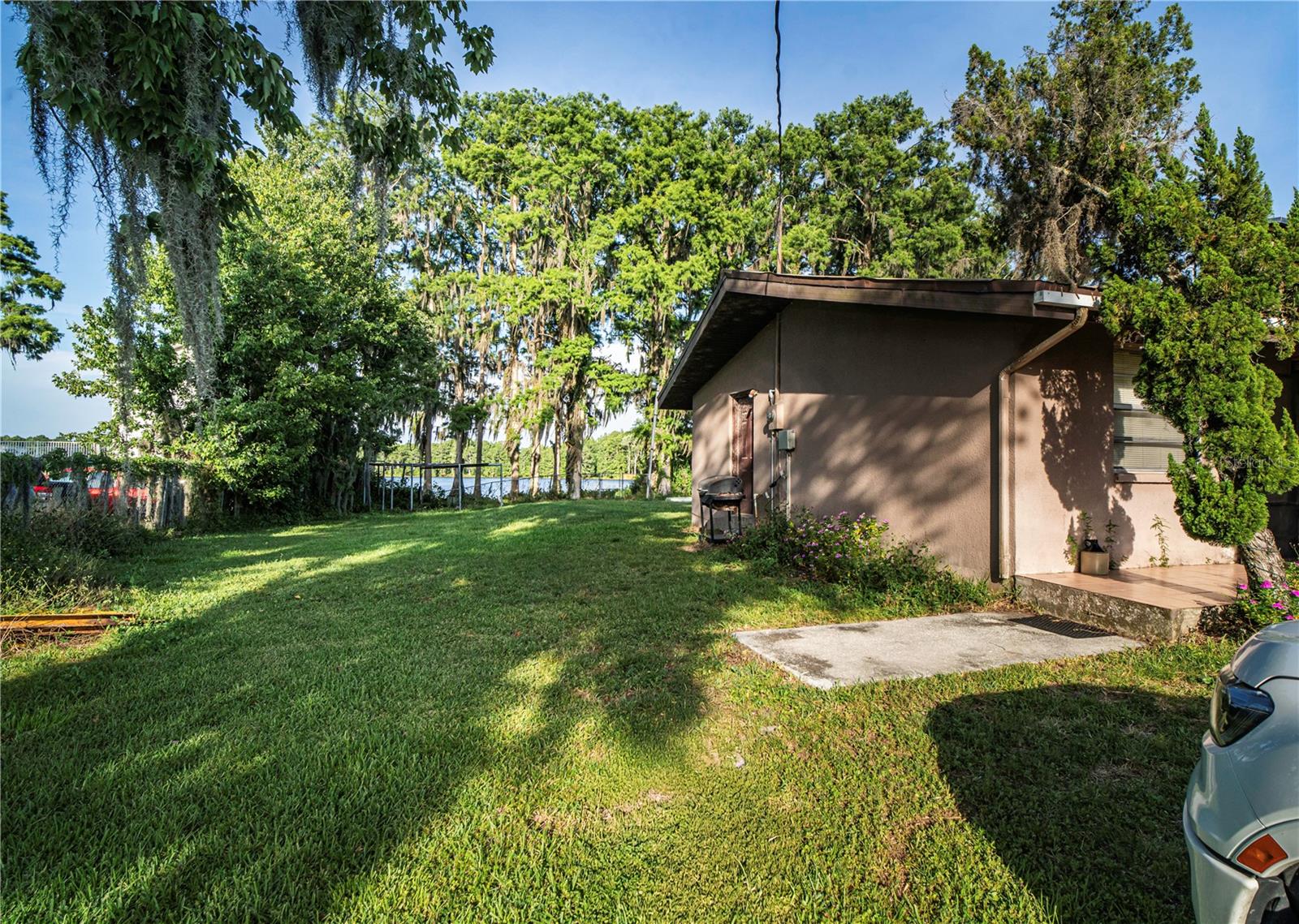 View of the left side of the backyard