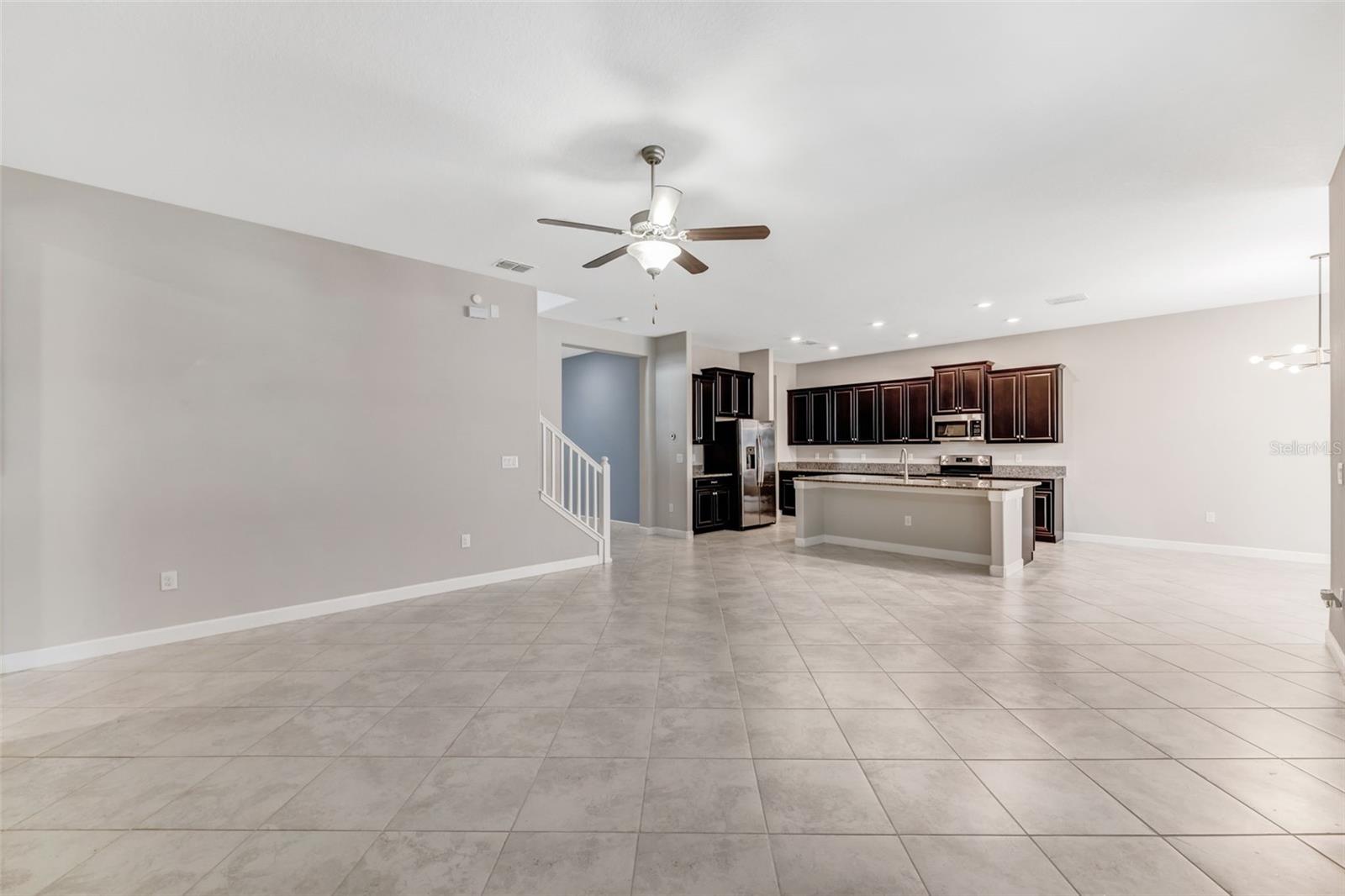 Kitchen/family Room Combo