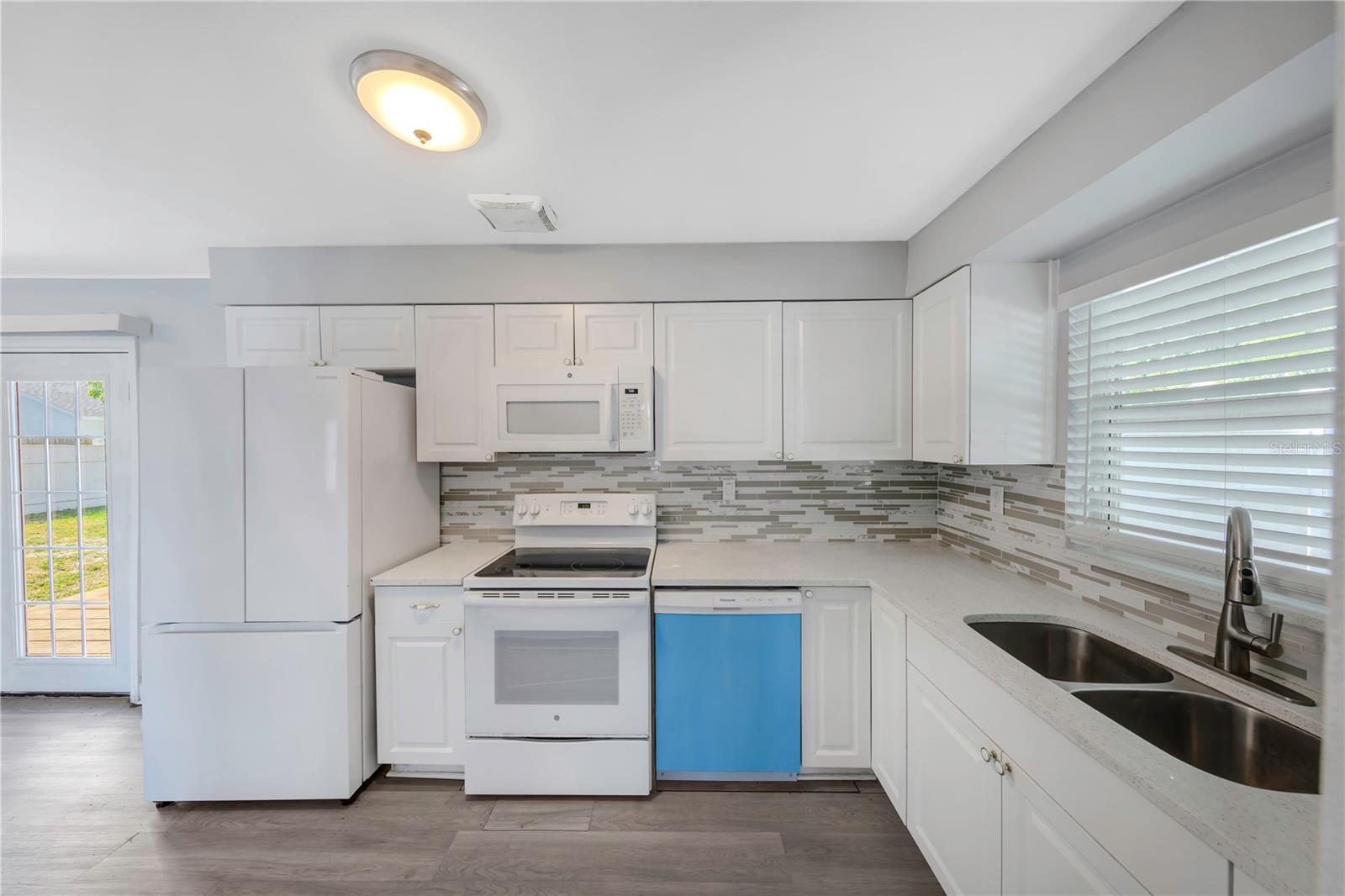 Kitchen - Left View