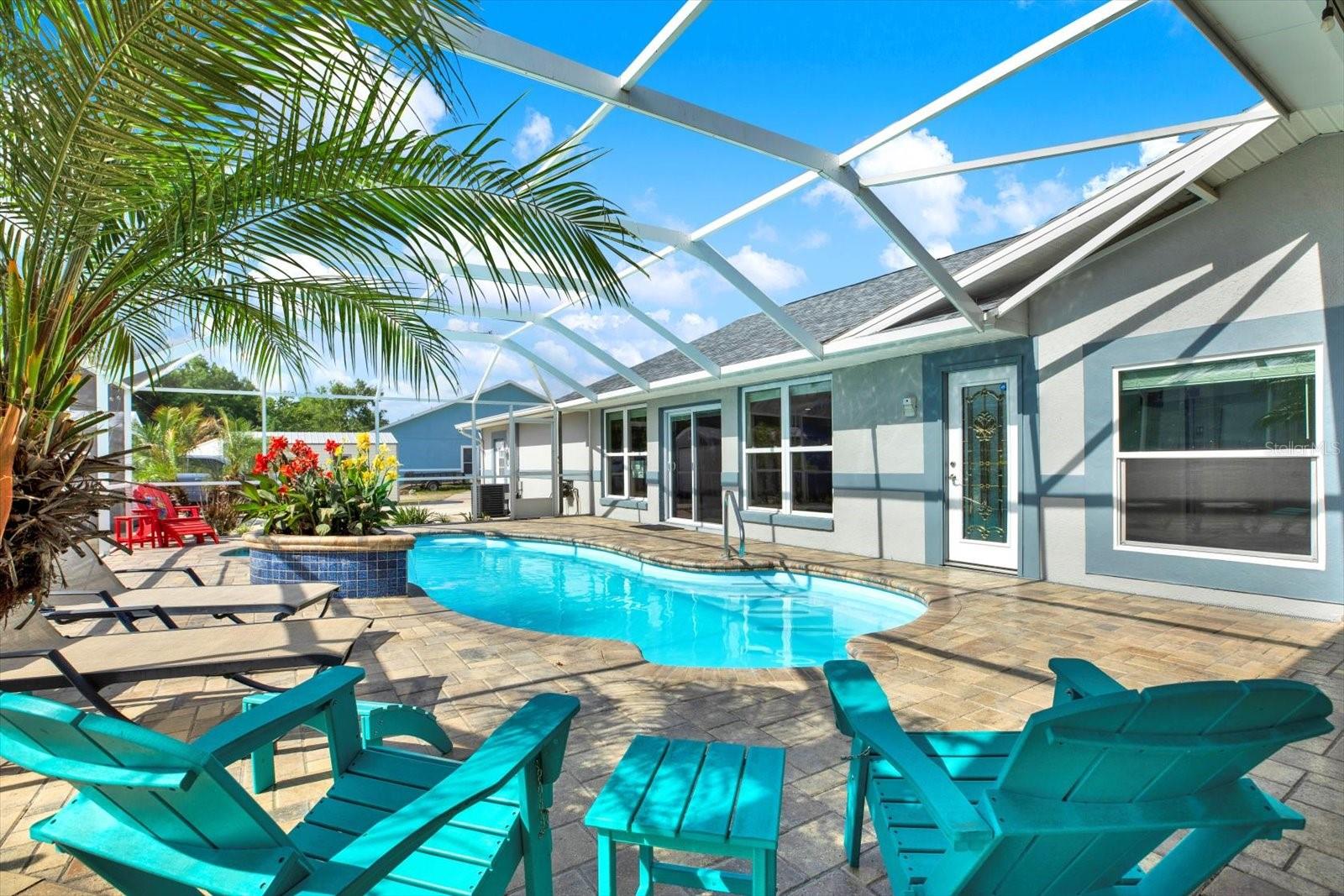 BEAUTIFUL POOL WITH SCREENED LANAI