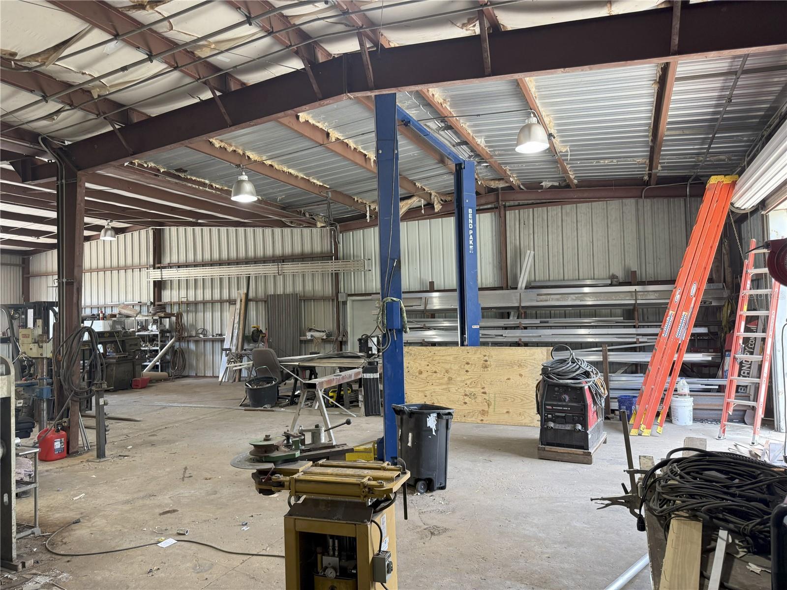 3500 SQ FT MOL