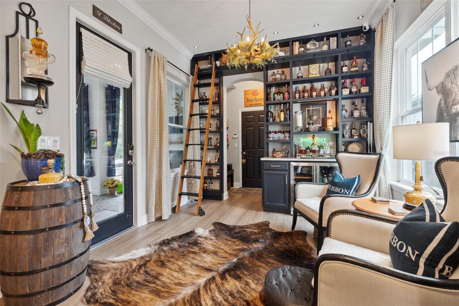 Sitting Room/Breakfast Nook off Kitchen