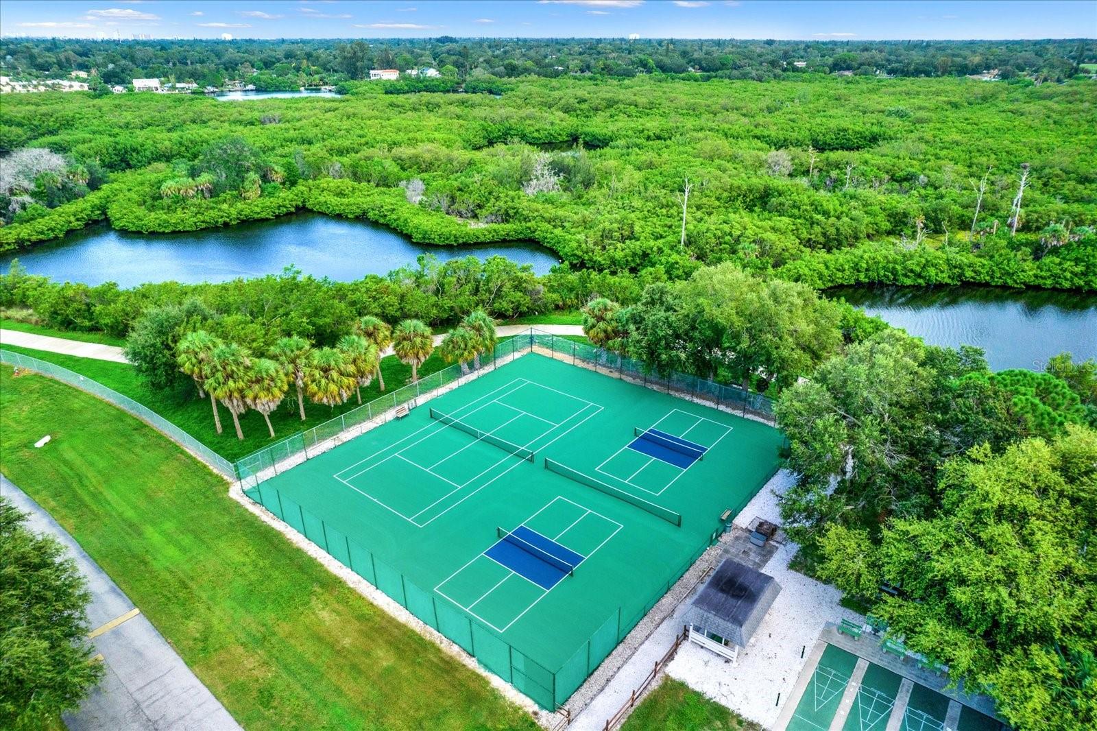 Brand-new Tennis and Pickleball Courts