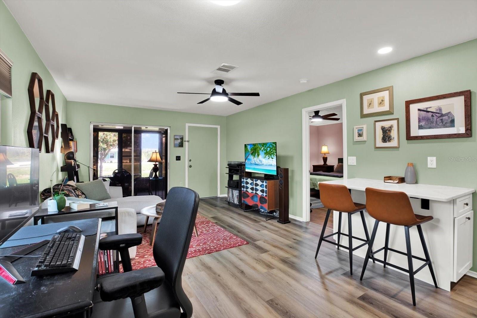 Casual dining at the stylish peninsula, perfect for everyday meals or entertaining.