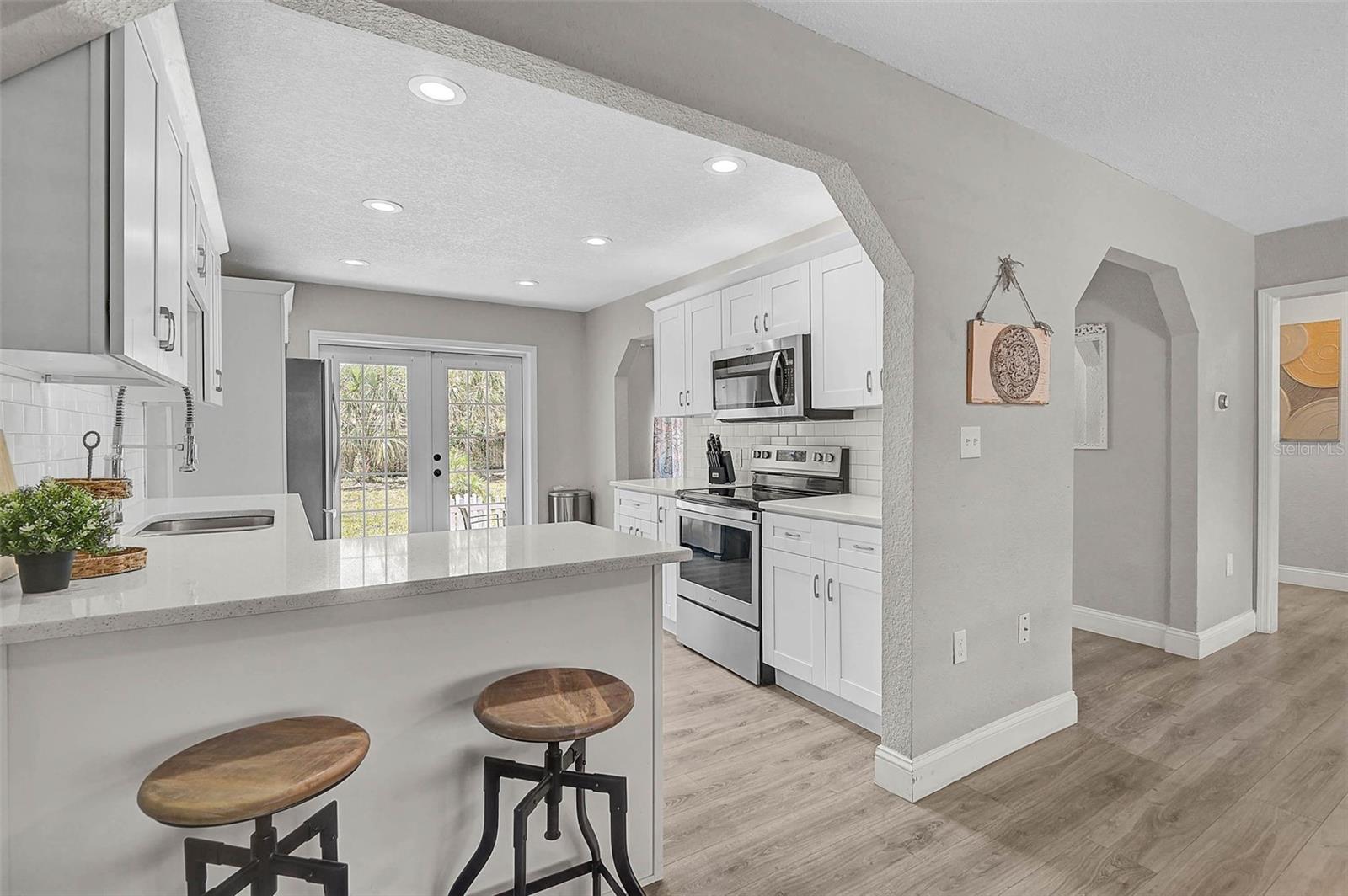 Kitchen / Breakfast Bar