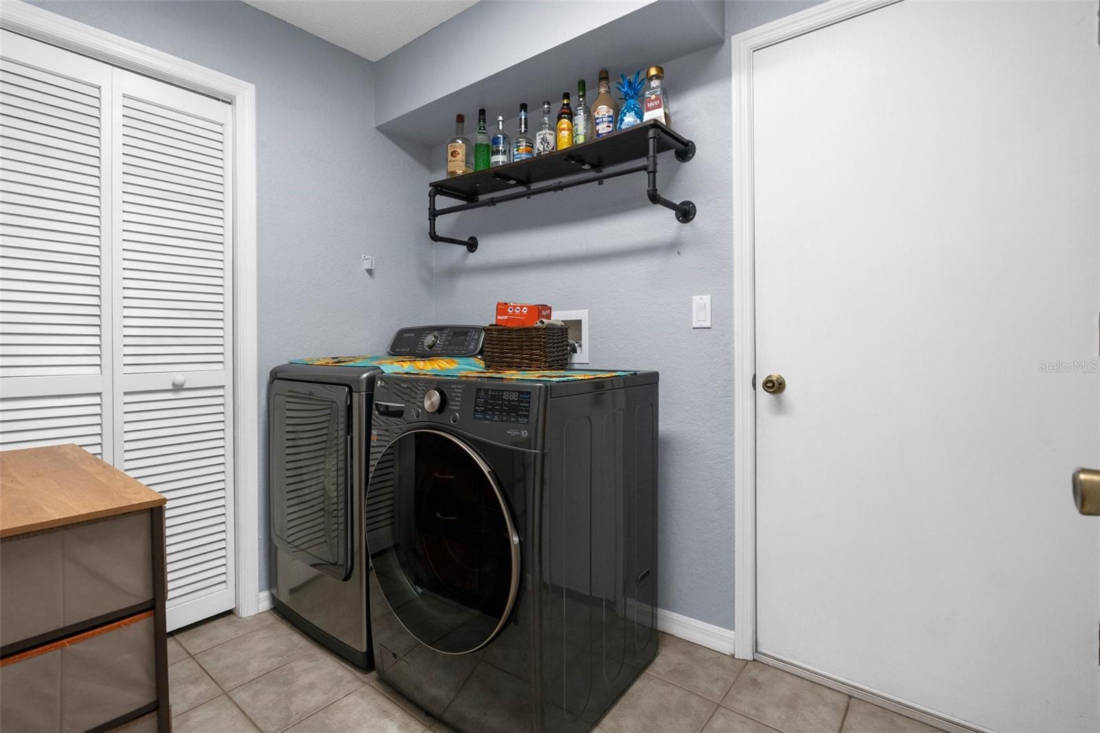 washer and dryer convey