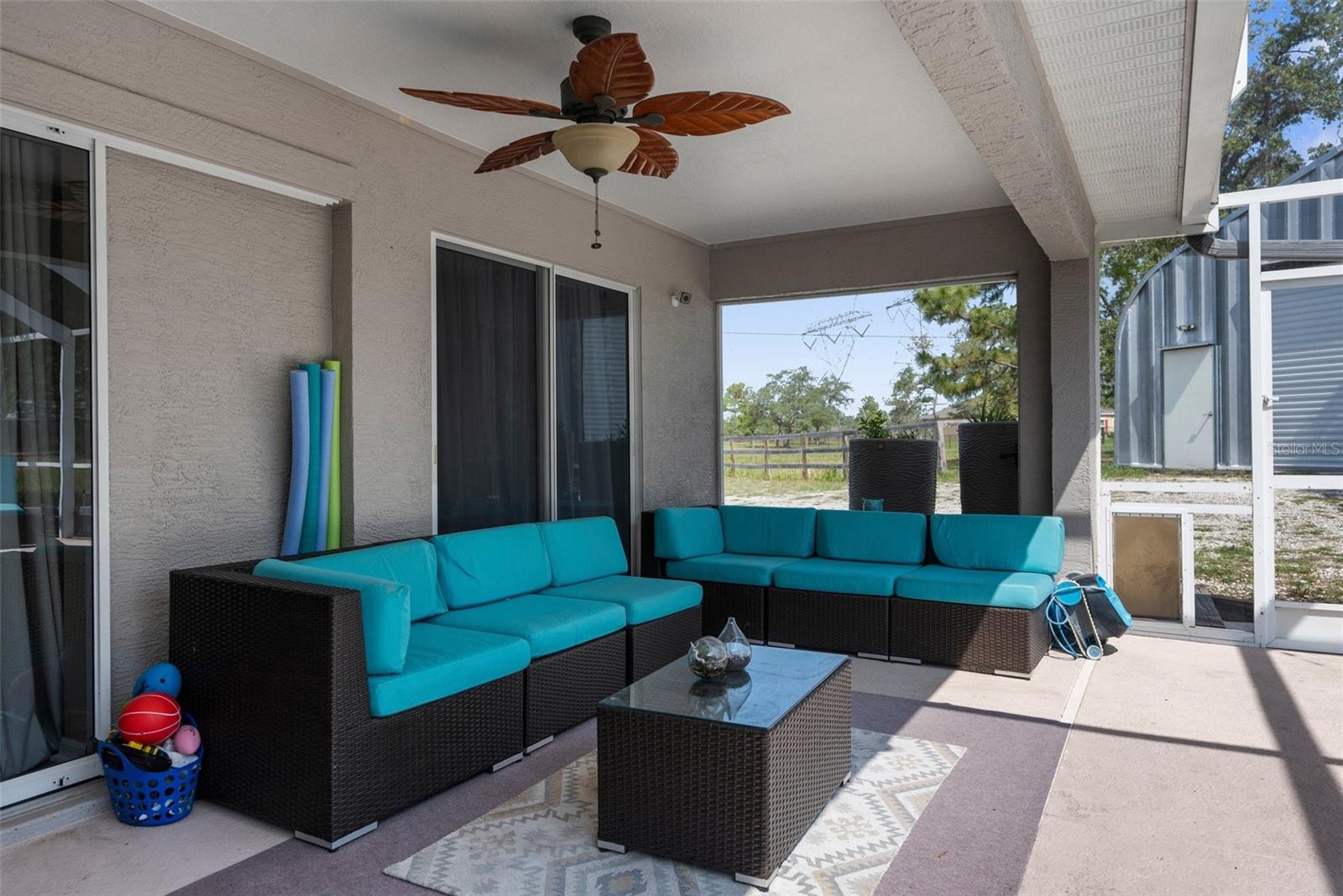 covered lanai entertaining area