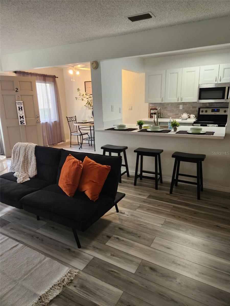 Living/Bar