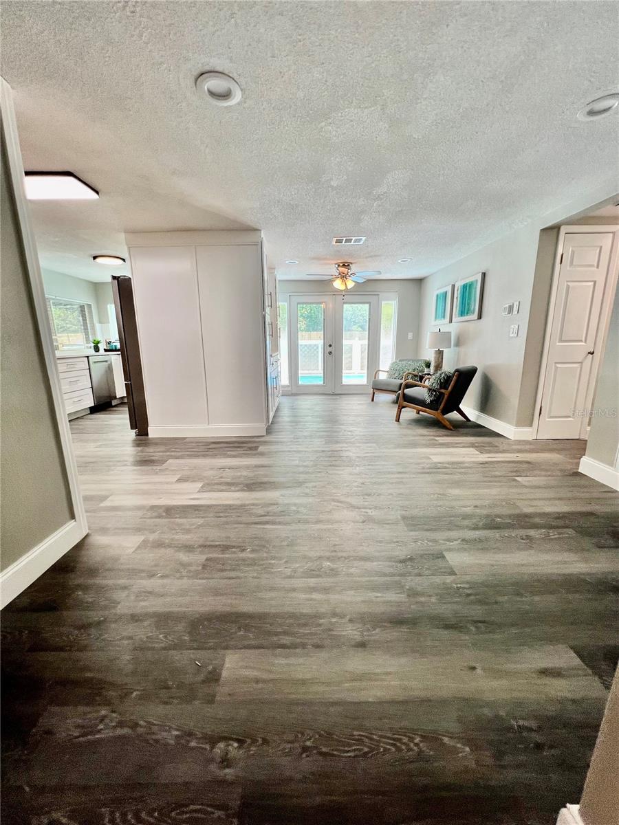 FAMILY ROOM VIEW FROM ENTERANCE
