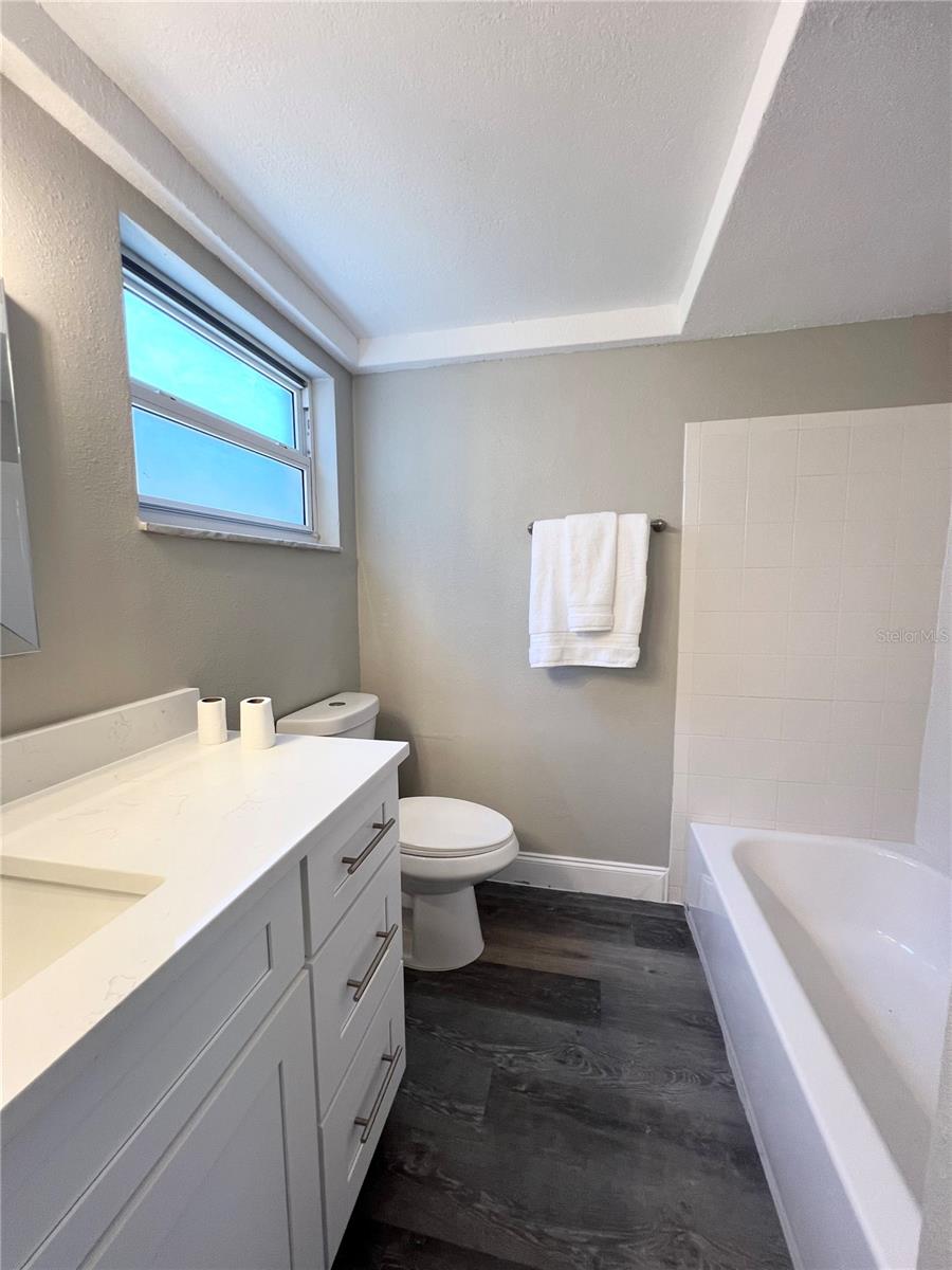 BATH 2 OFF FAMILY ROOM