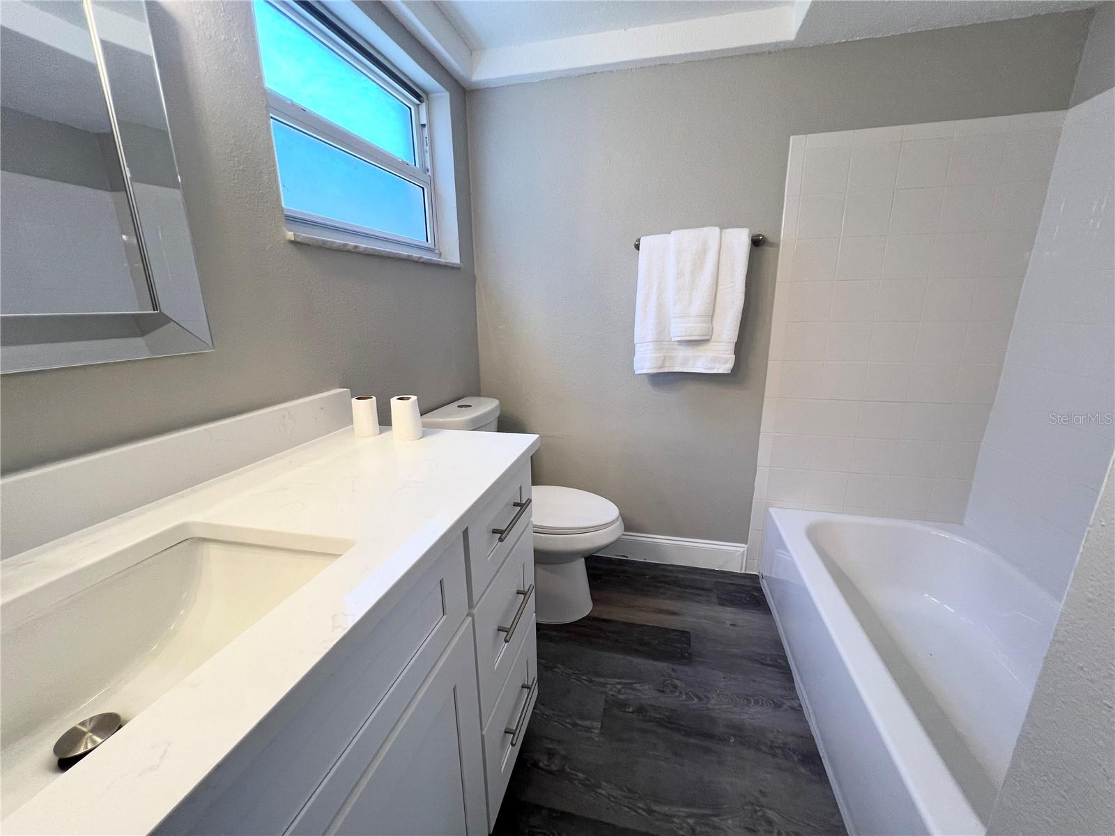 BATH 2 OFF FAMILY ROOM NEXT TO BEDROOM 2