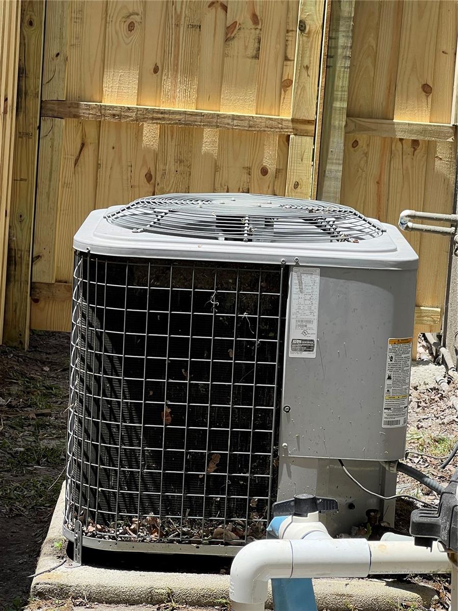 AC UNIT