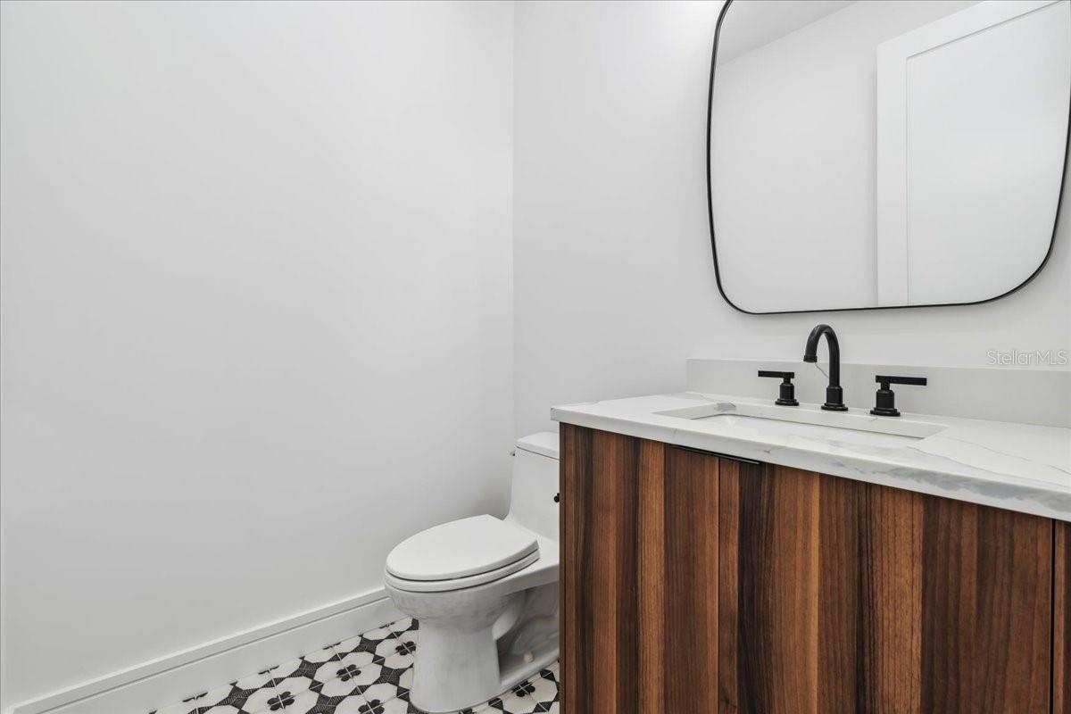 Powder bath
