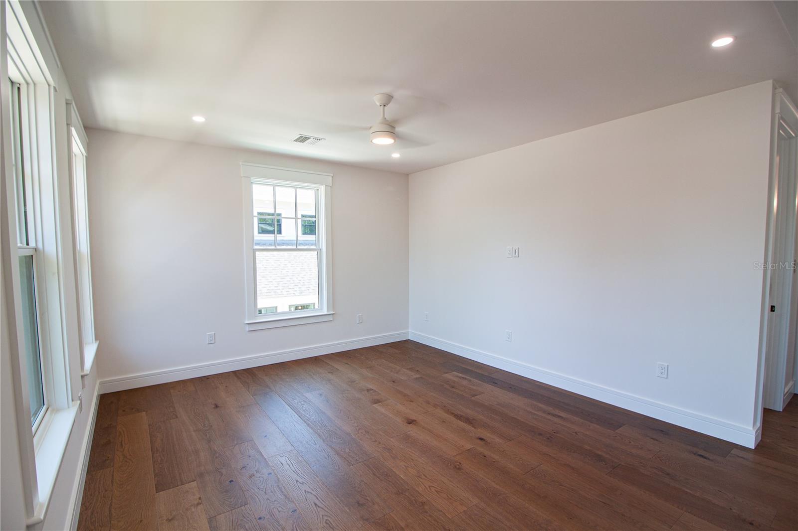 carriage house Living room