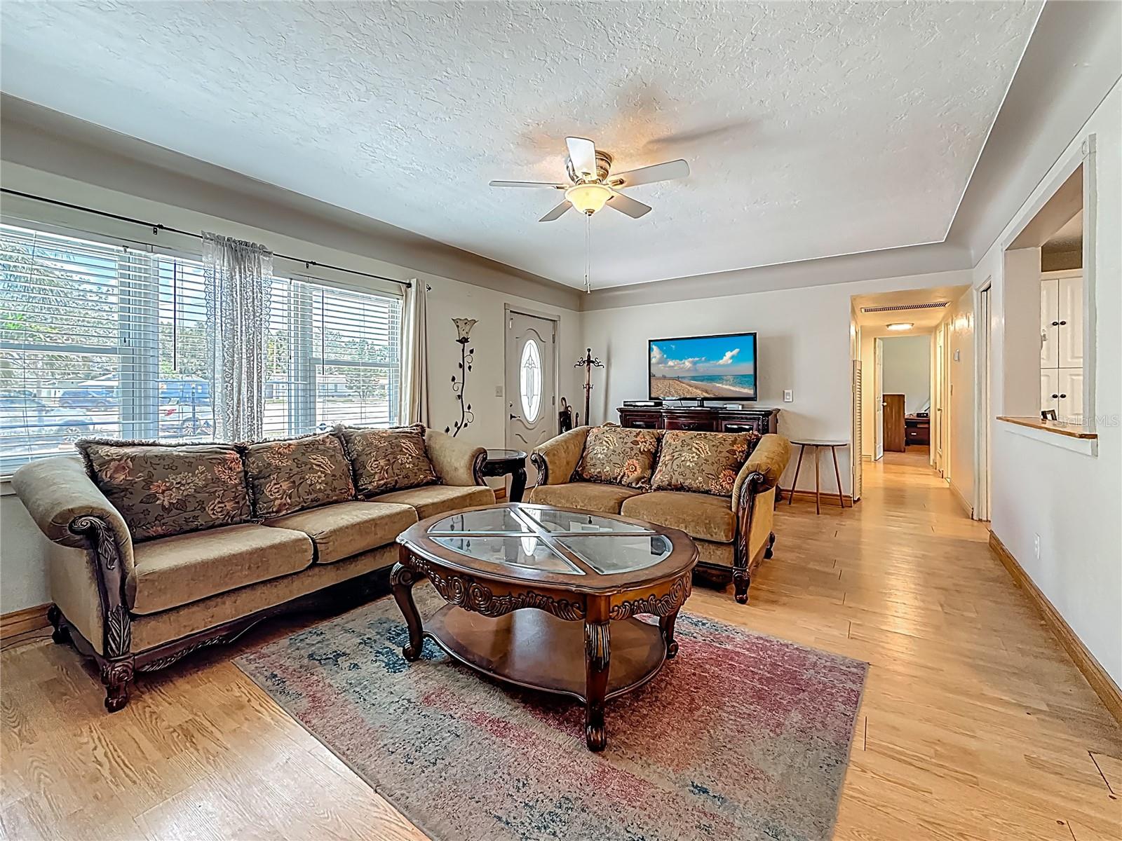 22'X25' Living Room