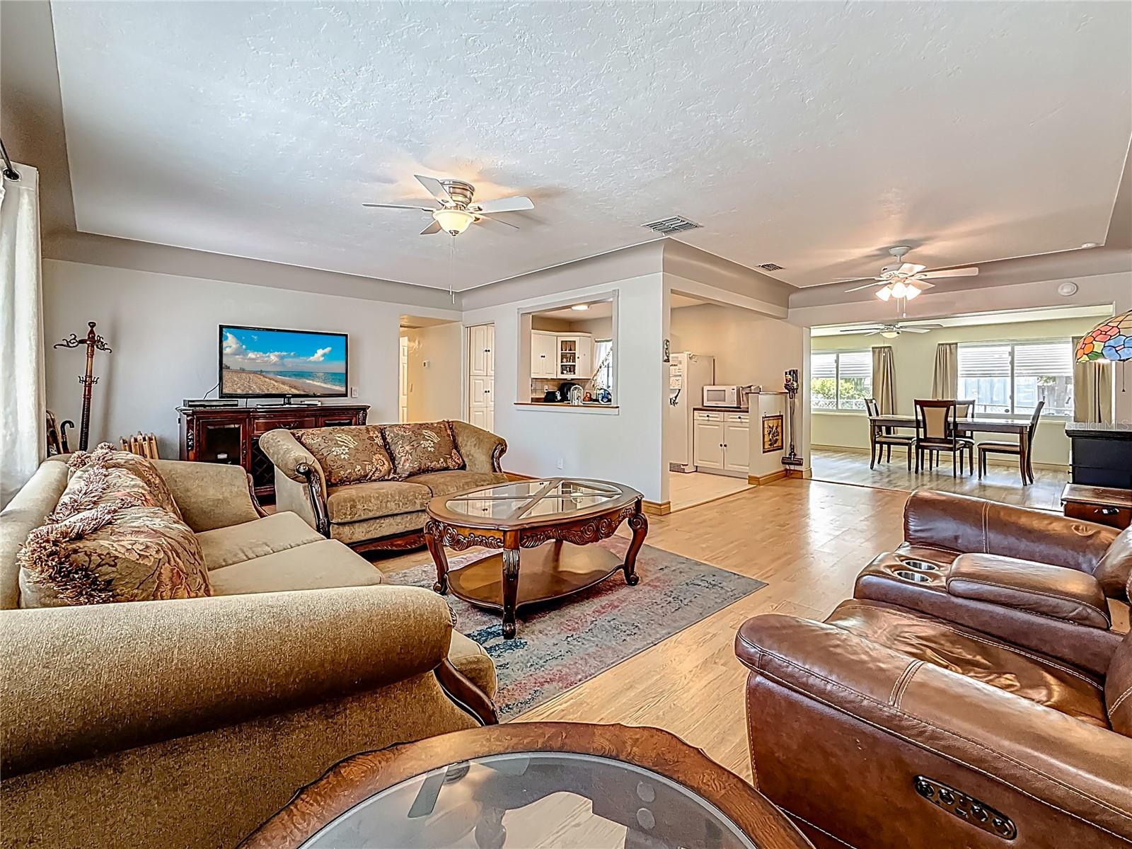22'X25' Living Room