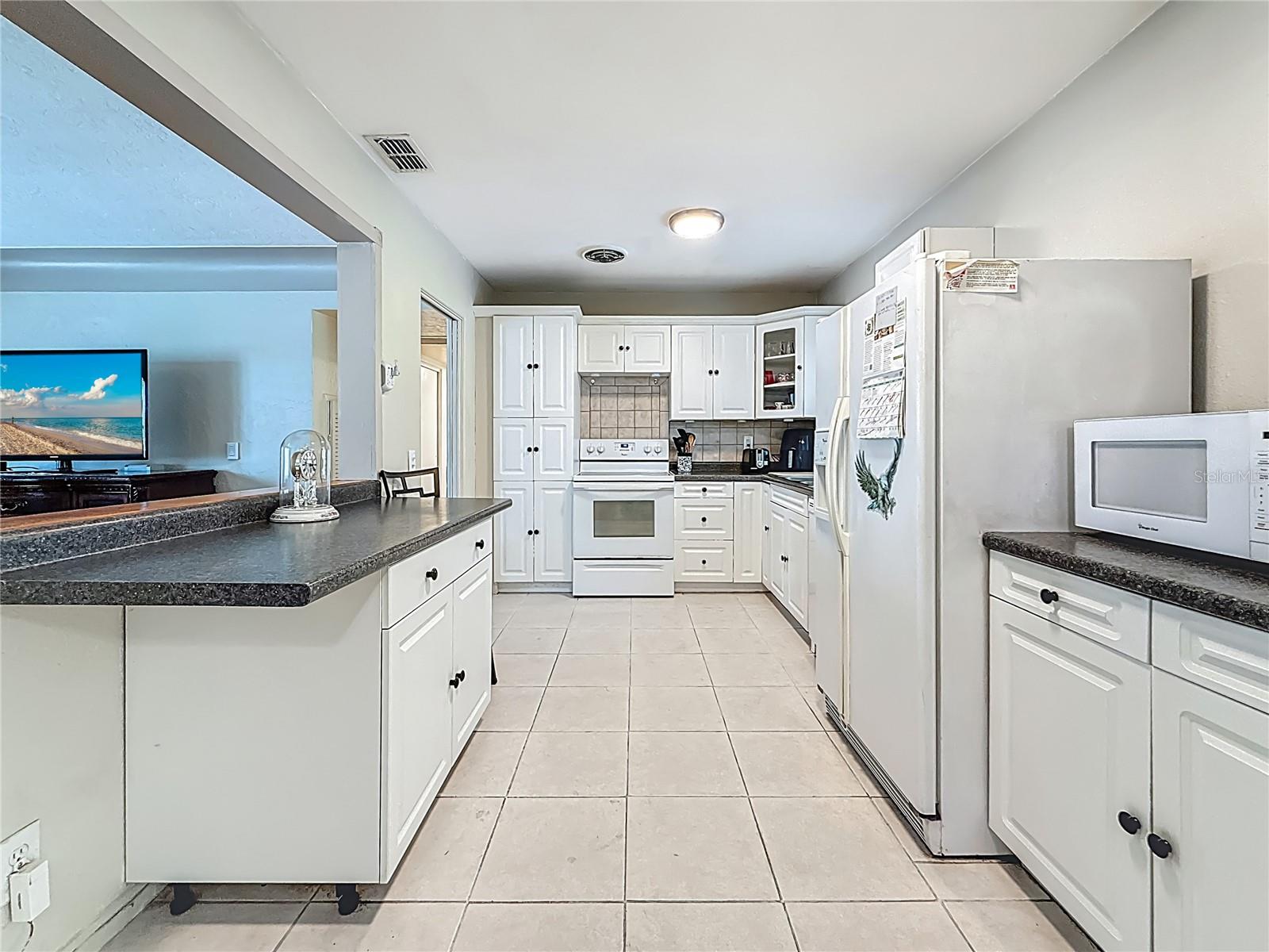 14'X10' Kitchen, Exhaust Fan