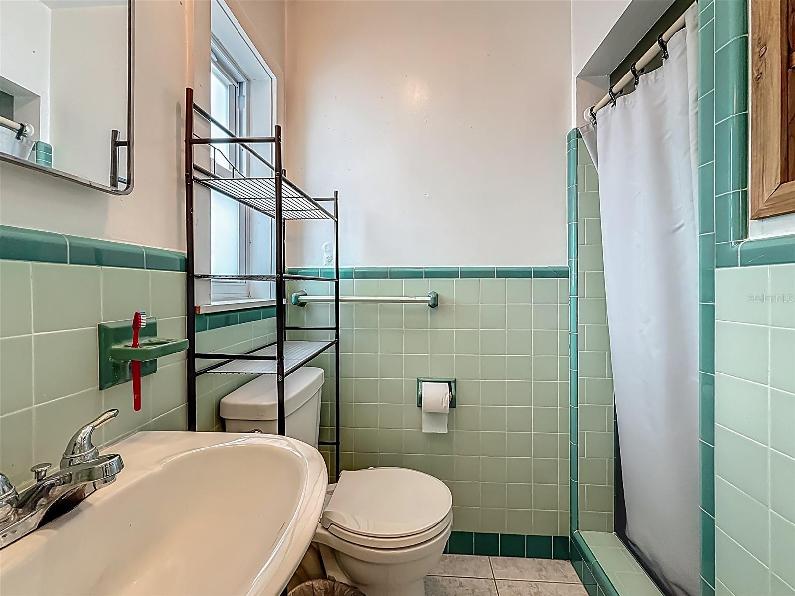 5'X8' Primary Bathroom